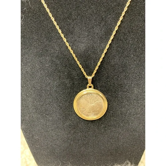 Vintage Silver Issue 2Gr Fine Silver Eagle .999 necklace 24" chain - Picture 2 of 7